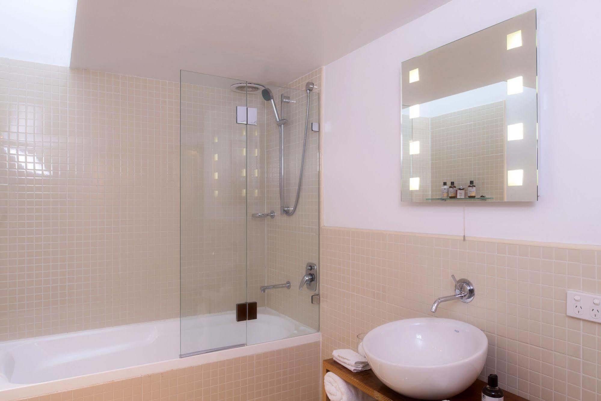 Twofourtwo Boutique Apartments Launceston Eksteriør billede